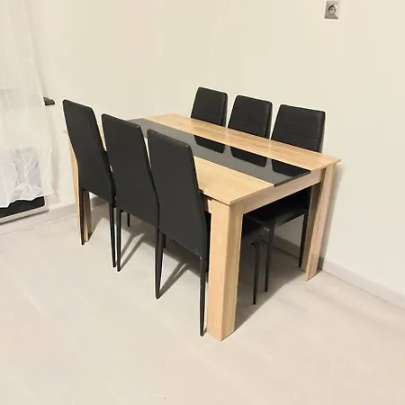 Apartment - Immeuble Securise - Entree Autonome - Internet