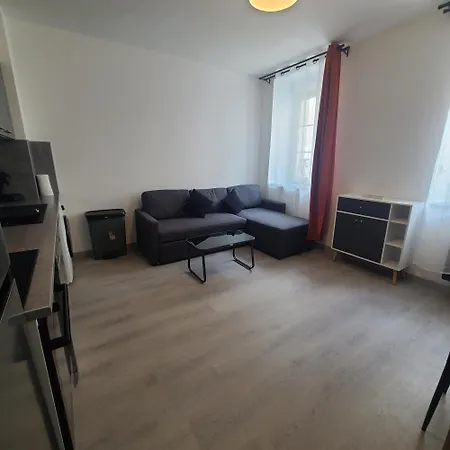 Apartment - Immeuble Securise - Entree Autonome - Internet